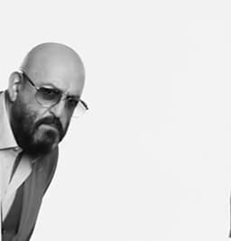 ✍️ Михаил Шуфутинский печатает image preview