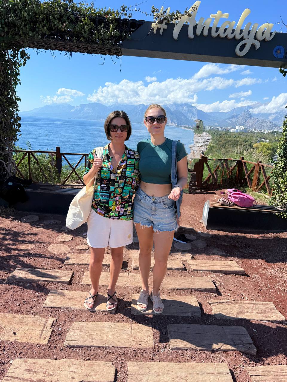 10 лет, 5 стран и одна дружба. image preview